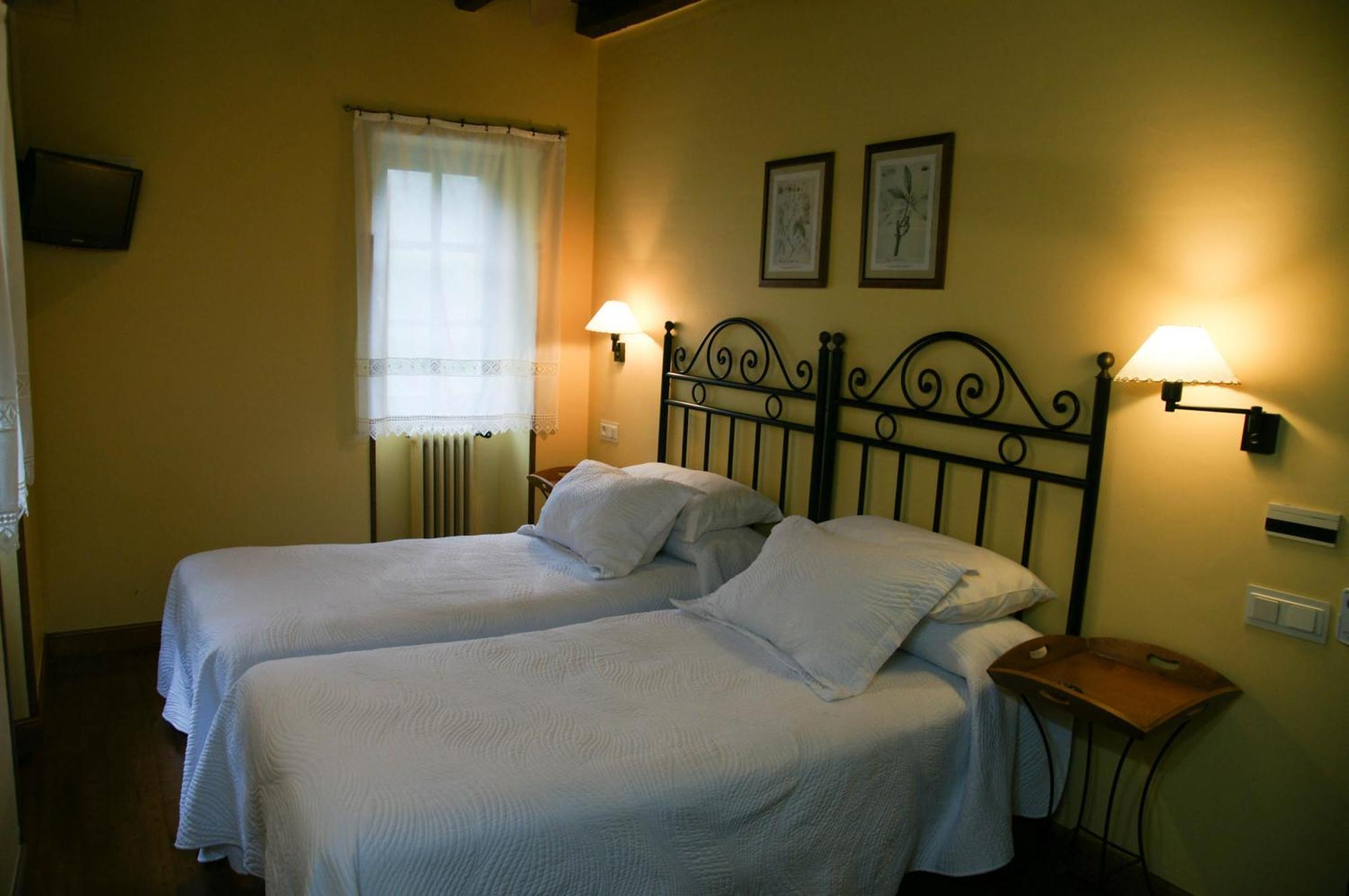 Hotel Rural Irigoienea Urdax Zimmer foto