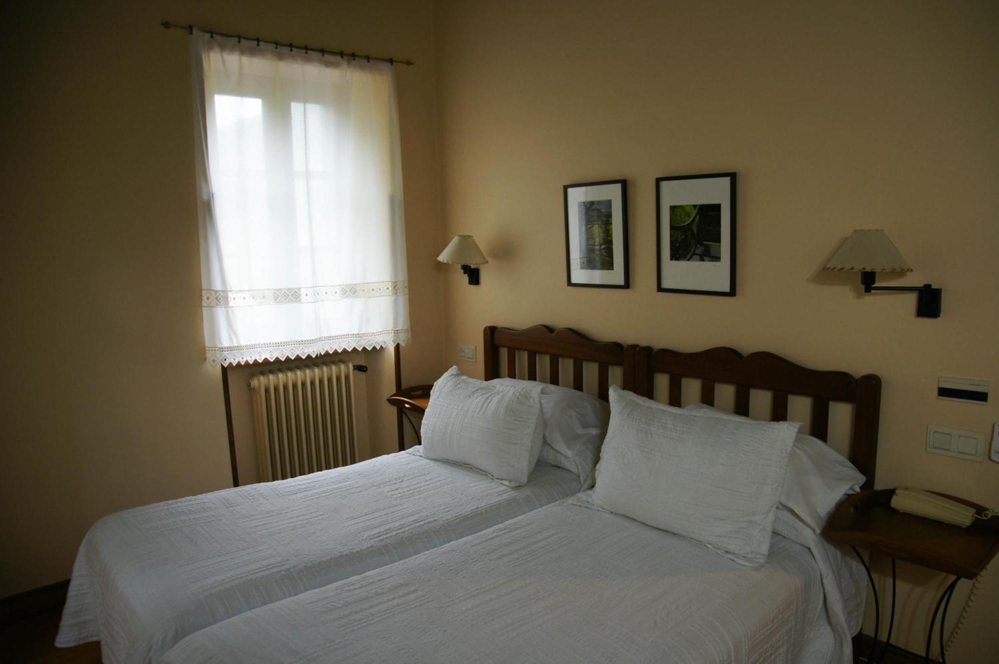 Hotel Rural Irigoienea Urdax Zimmer foto
