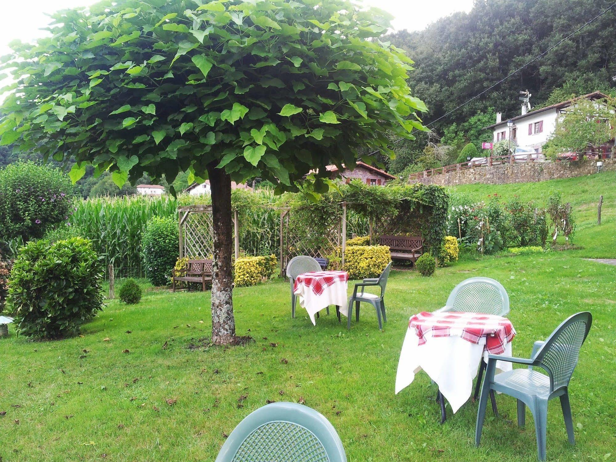 Hotel Rural Irigoienea Urdax Exterior foto